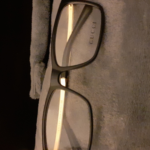 Black Gucci eyewear unisex I don't really know if authentic never put the prescr - Picture 5 of 11